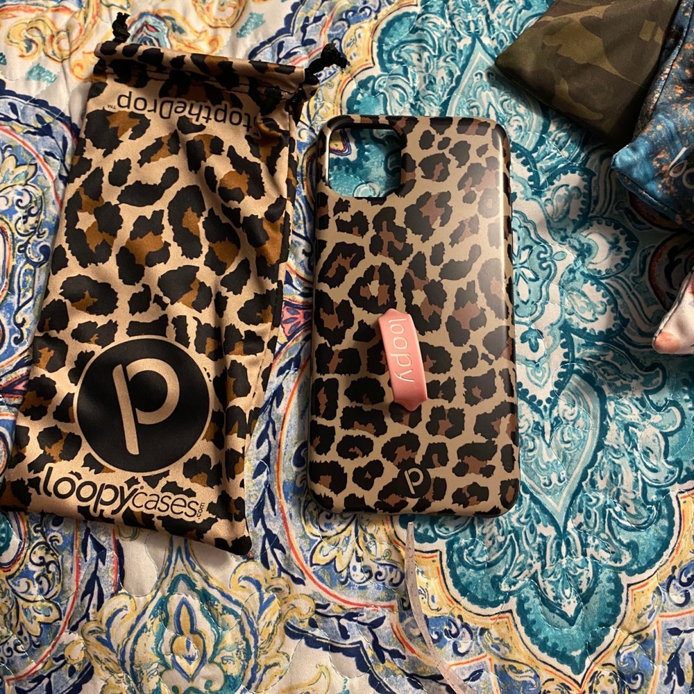 Loopy phone case
